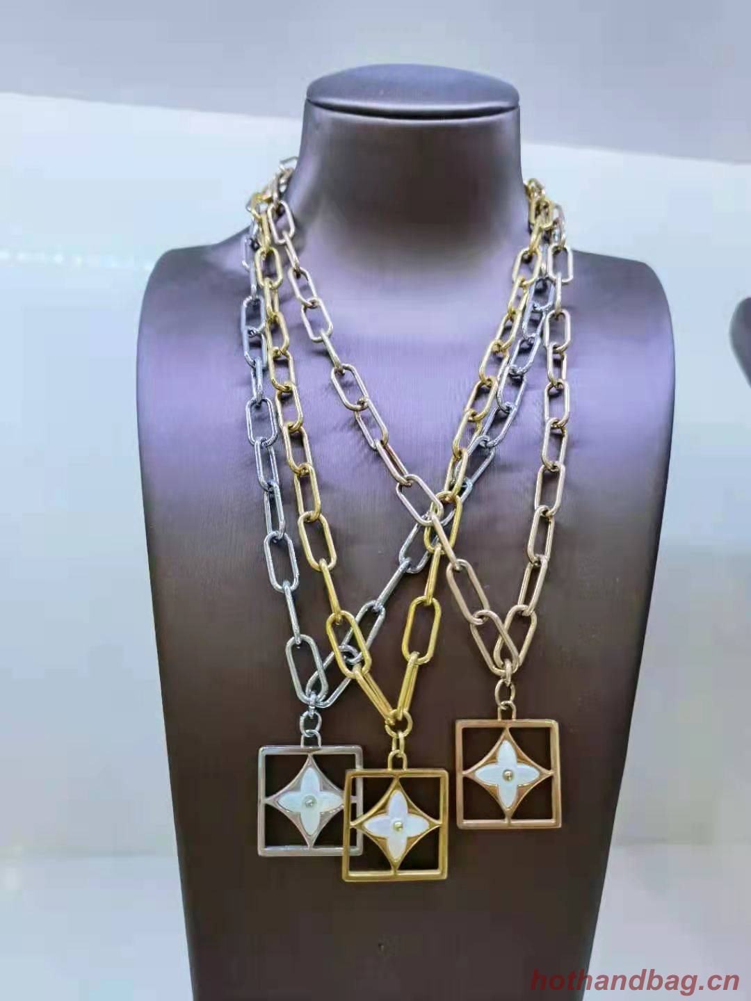 Louis Vuitton Necklace CE4015 Louis Vuitton Necklace CE4015