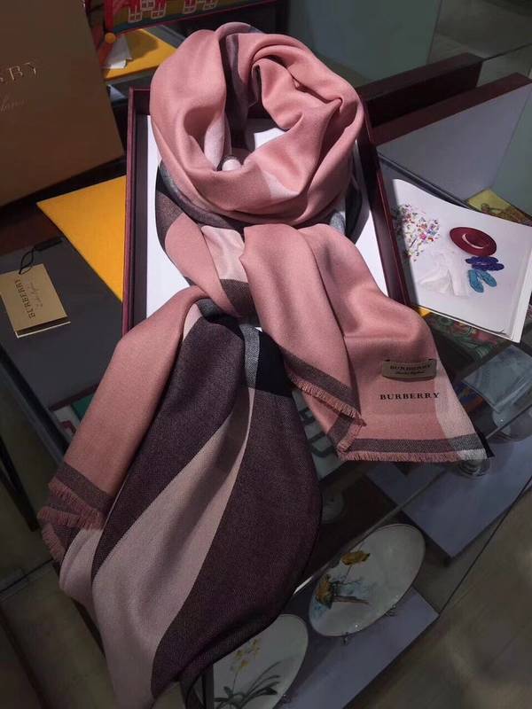 Burberry Scarf BBC00186 Burberry Scarf BBC00186