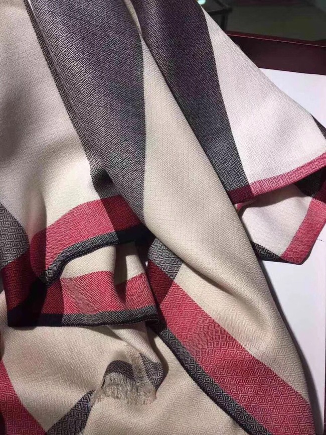 Burberry Shawl Wool Silk and Cotton KY191