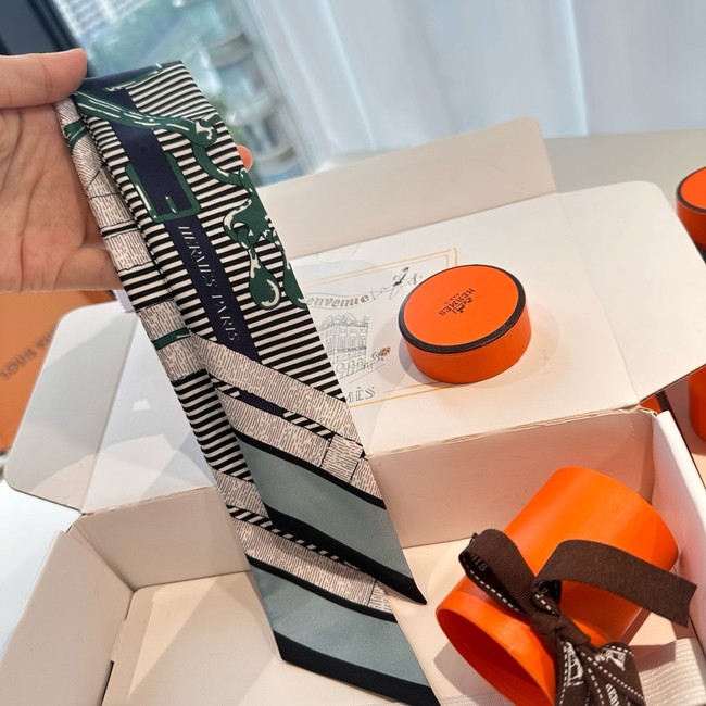 Hermes Silk Twilly scarf H06377