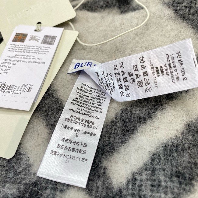 Burberry Cashmere cape 06399