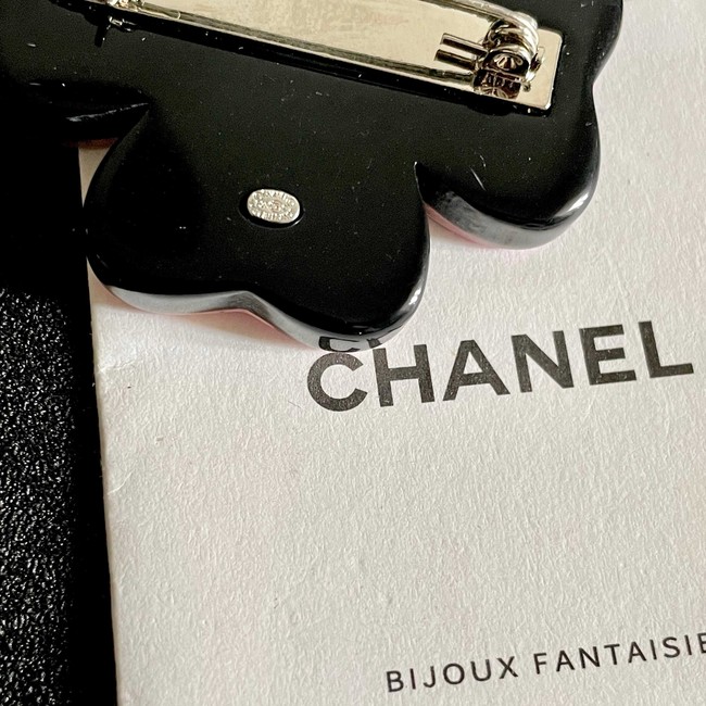 Chanel brooch CE81775