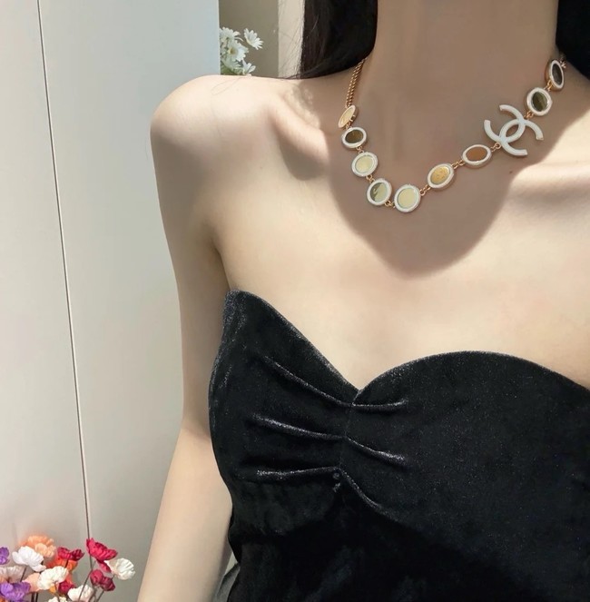 Chanel necklace CE81822