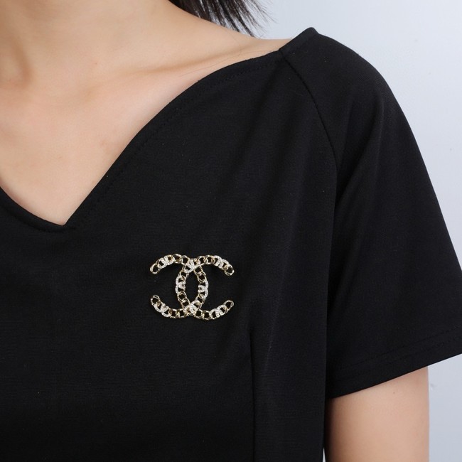 Chanel brooch CE81922