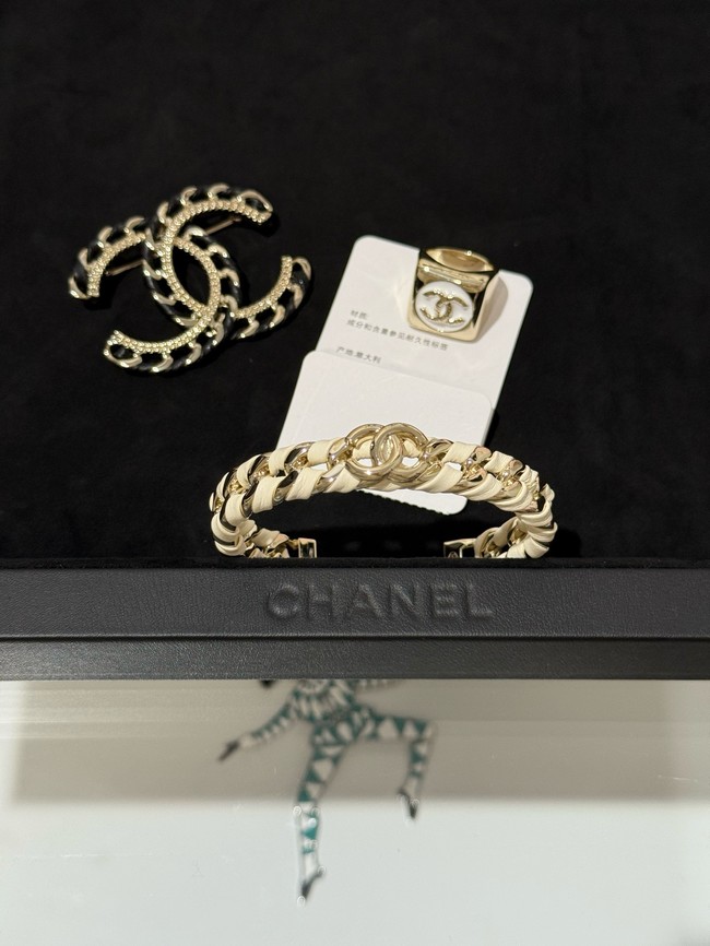 Chanel bracelet CE81953